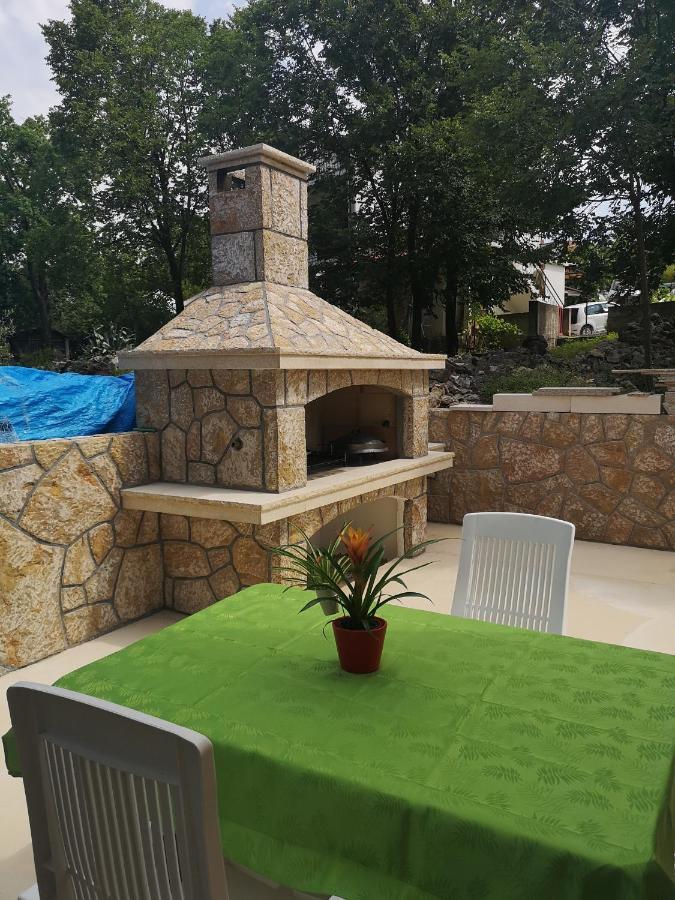 Apartmani Manda Omisalj ภายนอก รูปภาพ