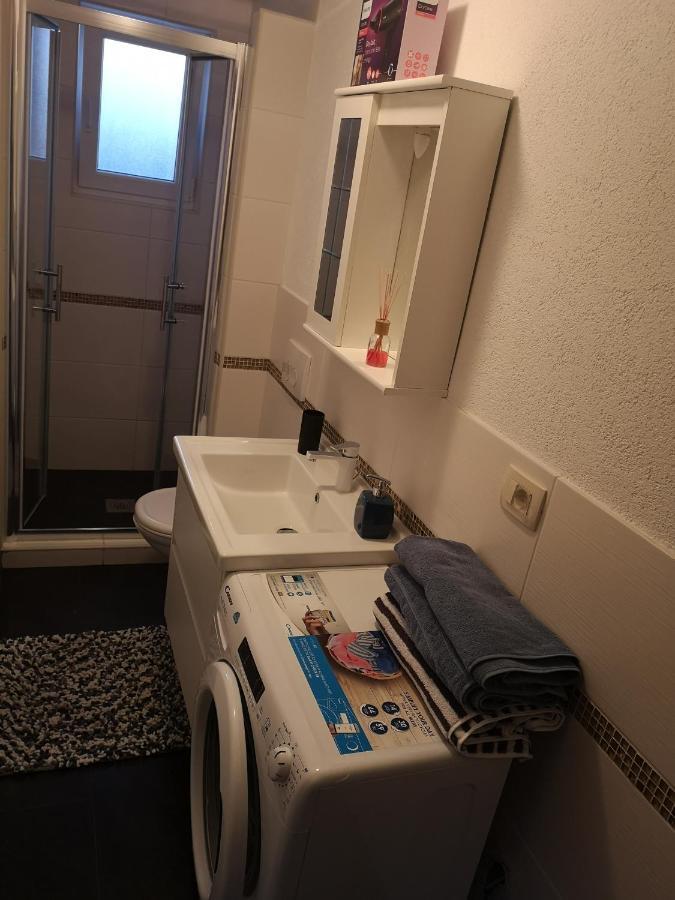 Apartmani Manda Omisalj ภายนอก รูปภาพ